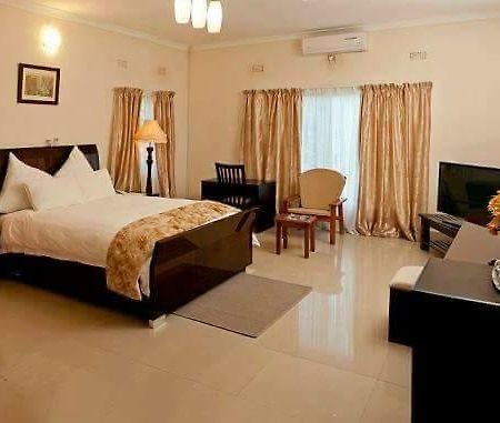 Waterfalls Hotel Lusaka Exterior foto